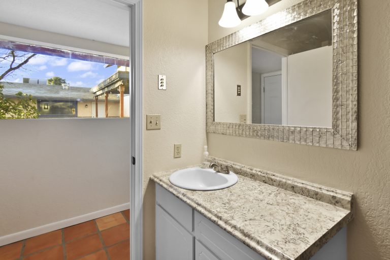 241 Elk Mai Level Bath 1a